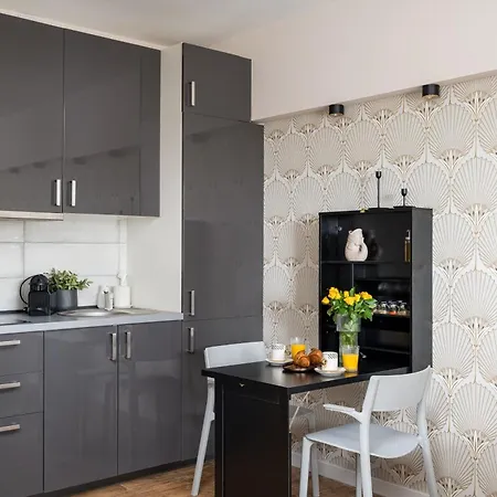 Lovely Boutique Studios 2X1Br Nearby Chopin Airport & 15 Min To Centre By Tram Warsaw Exterior photo