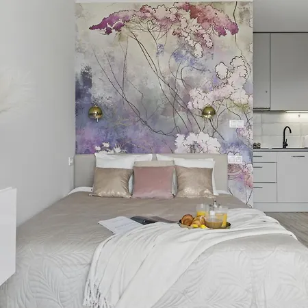Lovely Boutique Studios 2X1Br Nearby Chopin Airport & 15 Min To Centre By Tram Warsaw Exterior photo