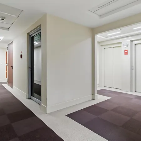 Lovely Boutique Studios 2X1Br Nearby Chopin Airport & 15 Min To Centre By Tram Warsaw Exterior photo