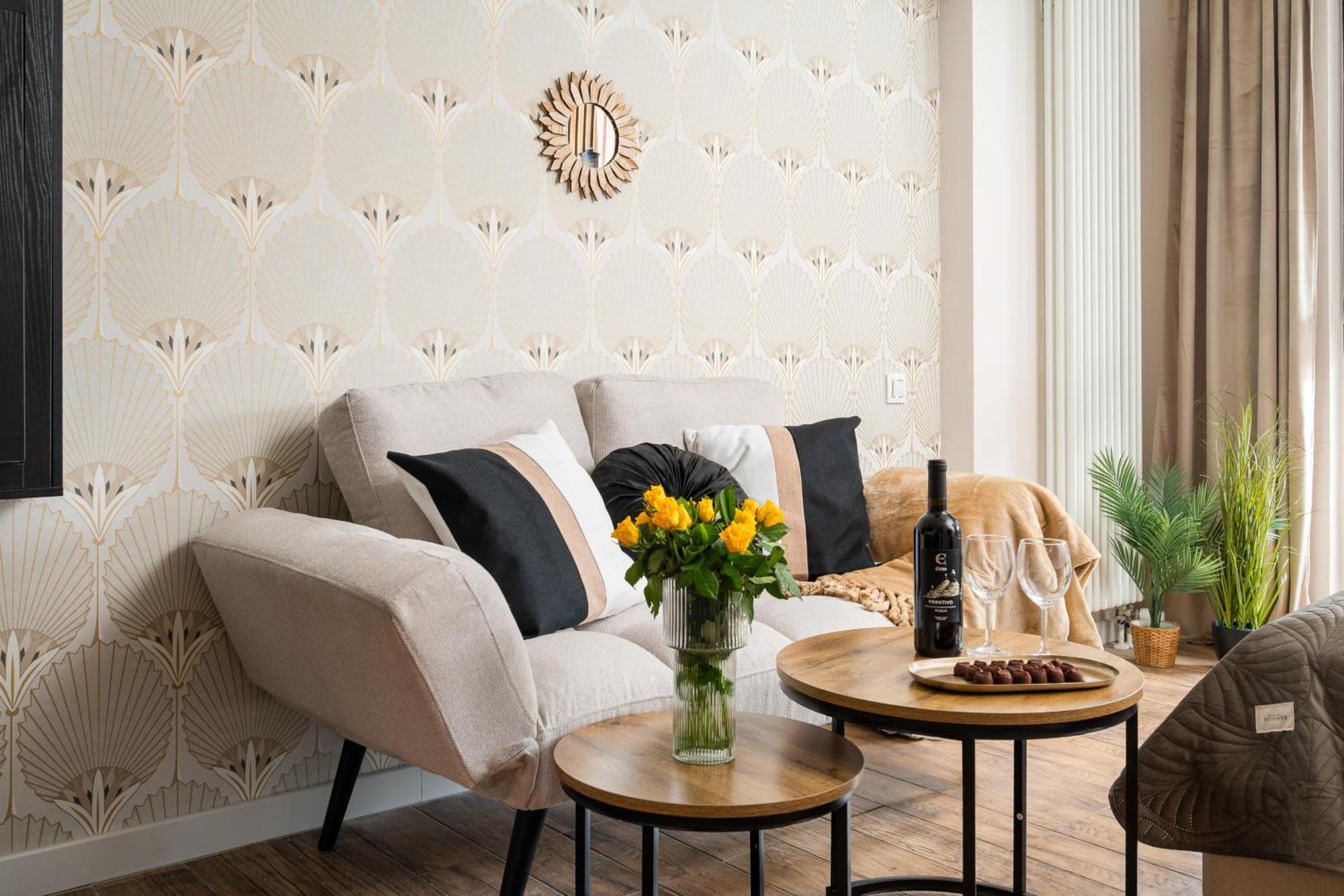 Lovely Boutique 2x1br Nearby Chopin Airport & 15 Min To Centre By Tram * Warschau