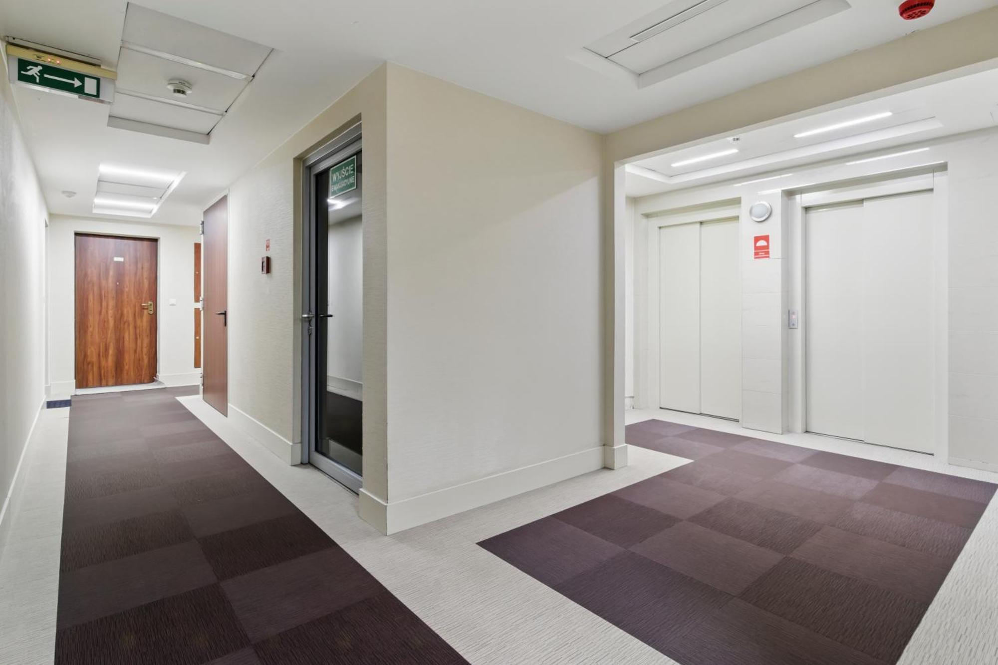 Lovely Boutique 2x1br Nearby Chopin Airport & 15 Min To Centre By Tram Warschau