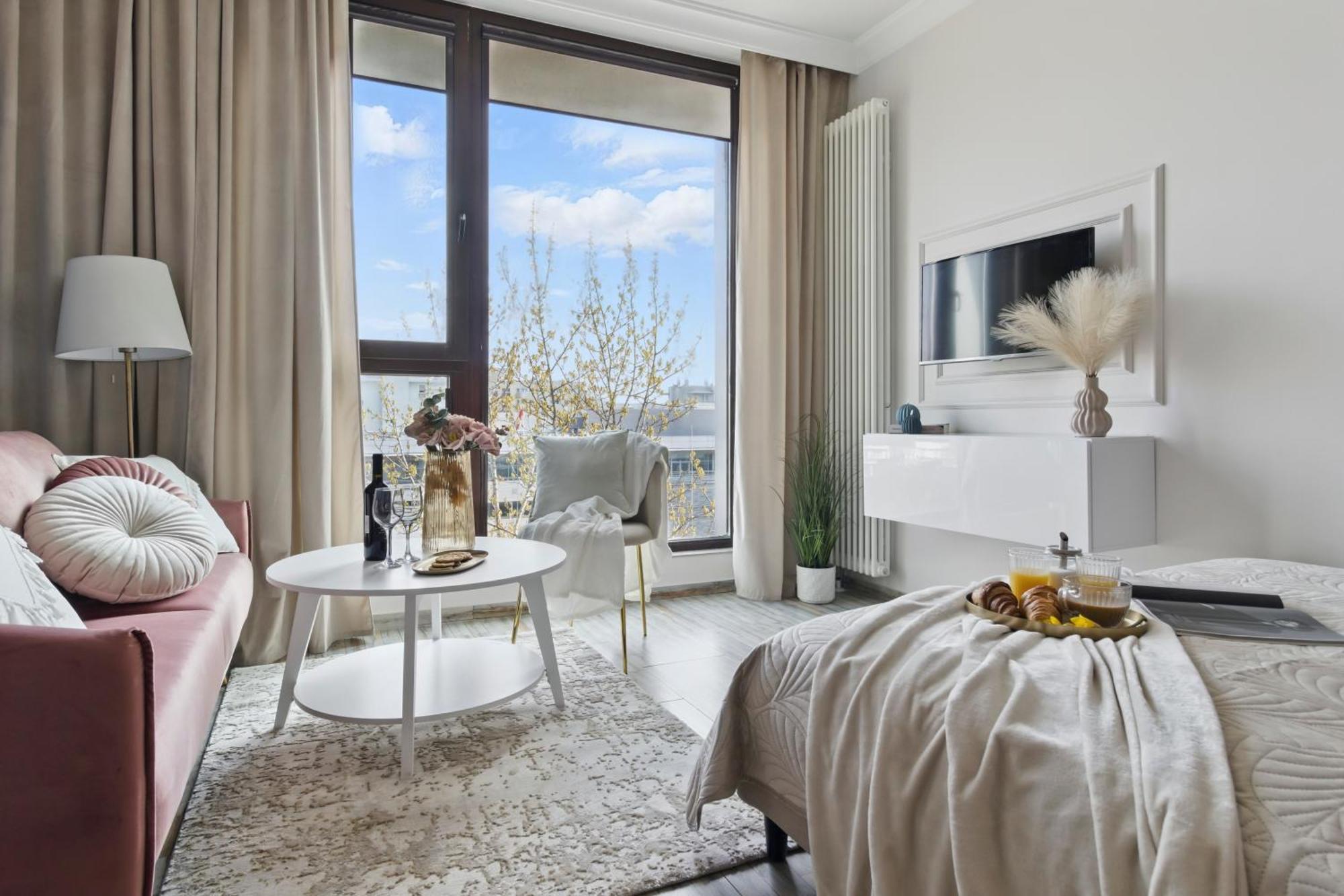 Lovely Boutique 2x1br Nearby Chopin Airport & 15 Min To Centre By Tram Warschau