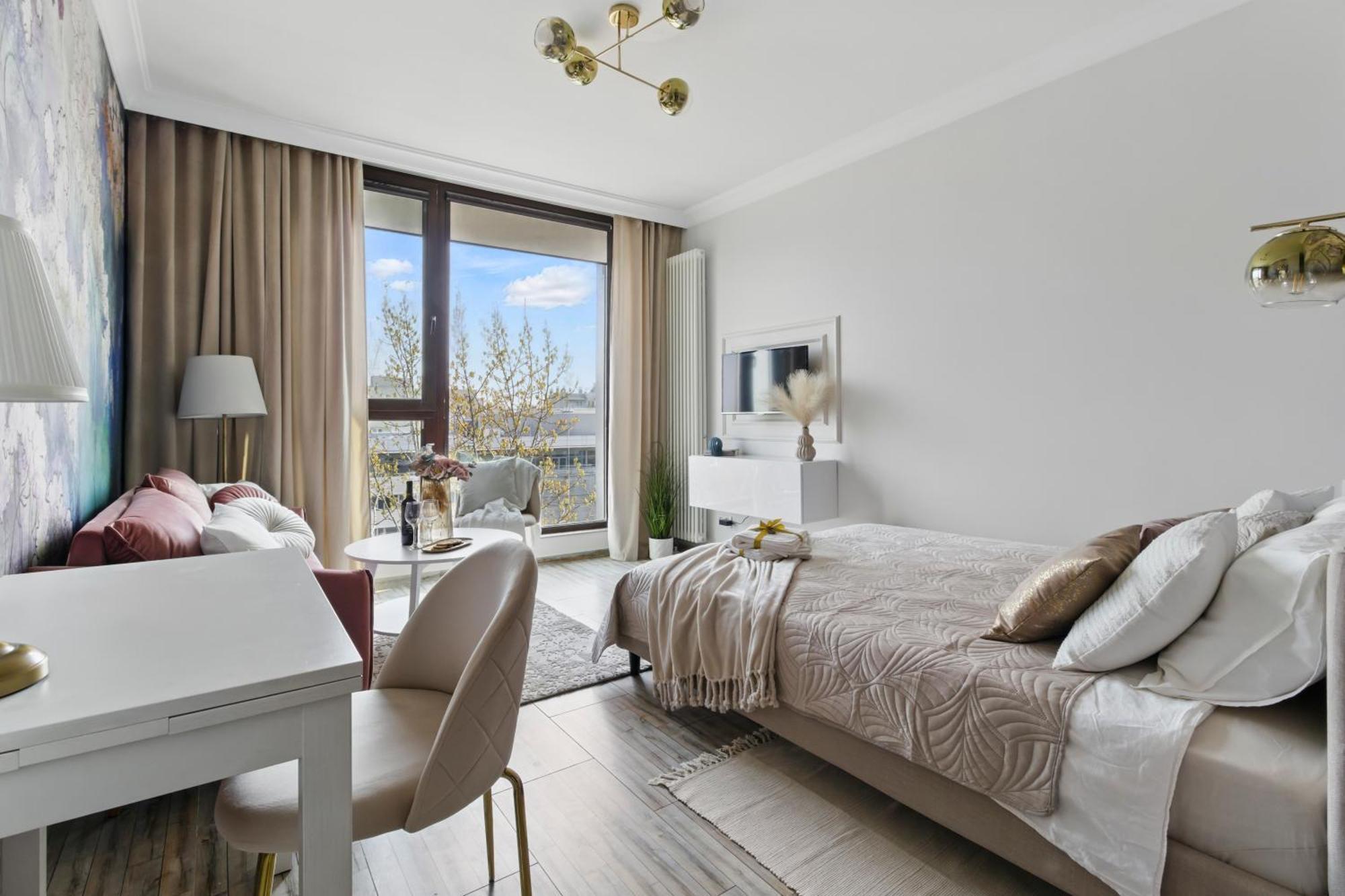 Lovely Boutique 2x1br Nearby Chopin Airport & 15 Min To Centre By Tram Apartment Warschau